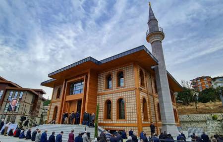 الرئيس التركي يفتتح مسجدًا بمسقط رأس والده.. يحمل اسمه الحاج أحمد أردوغان
