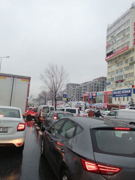 إزدحام مروري خانق في طرقات إسطنبول