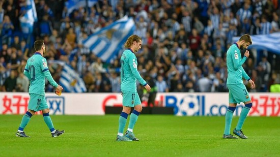تبادل الشائم بين نجمي برشلونة في مباراة سان جيرمان