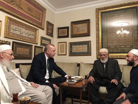 الرئيس أردوغان ينعي فقيد العالم الإسلامي الشيخ محمد أمين سراج