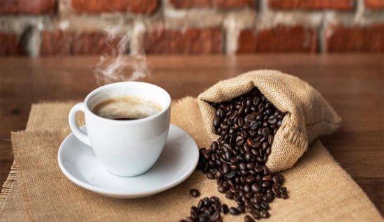 كم عدد السعرات الحرارية في فنجان القهوة؟