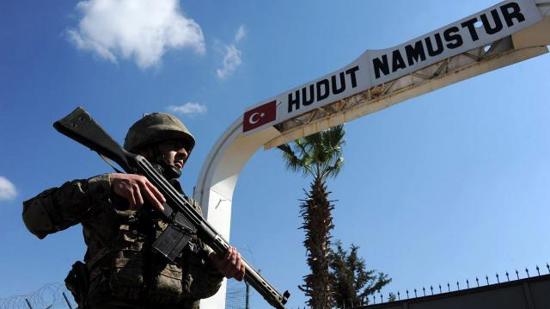 تركيا: اعتقال داعشي مطلوب بالنشرة الحمراء أثناء محاولة التسلل من سوريا