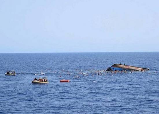 انتشال جثث 14 مهاجرًا قبالة السواحل التونسية